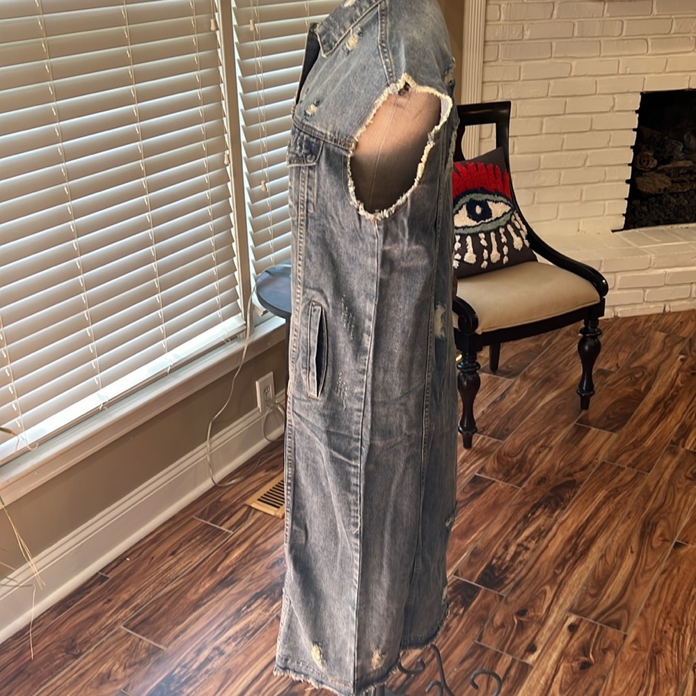Veveret long distressed denim vest duster - Picture 3 of 12